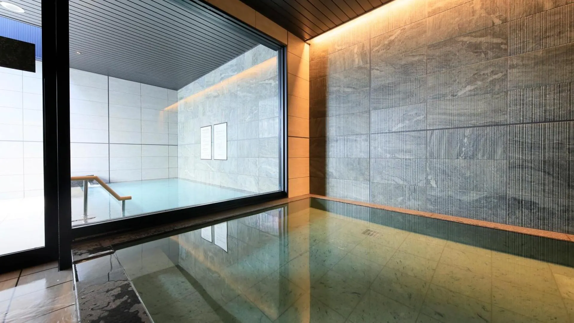 Via Inn Prime Sapporo Odori 3*,